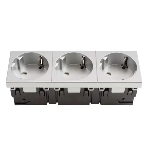 SYSWALL45 SCHUKO-Steckdose 3fach V1